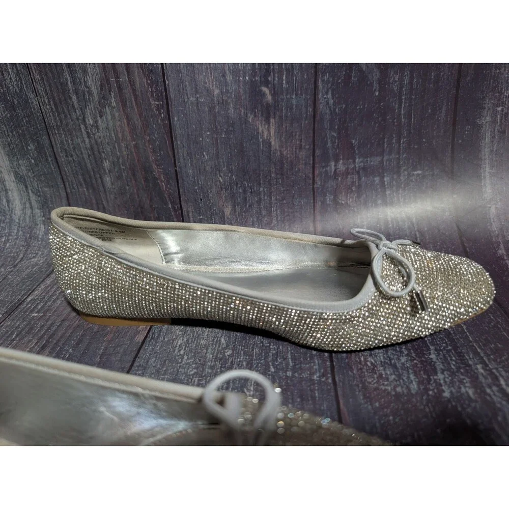 Steve Madden Silver w/ Rhinestones Flats - Steffie - Size 9.5 M - Box